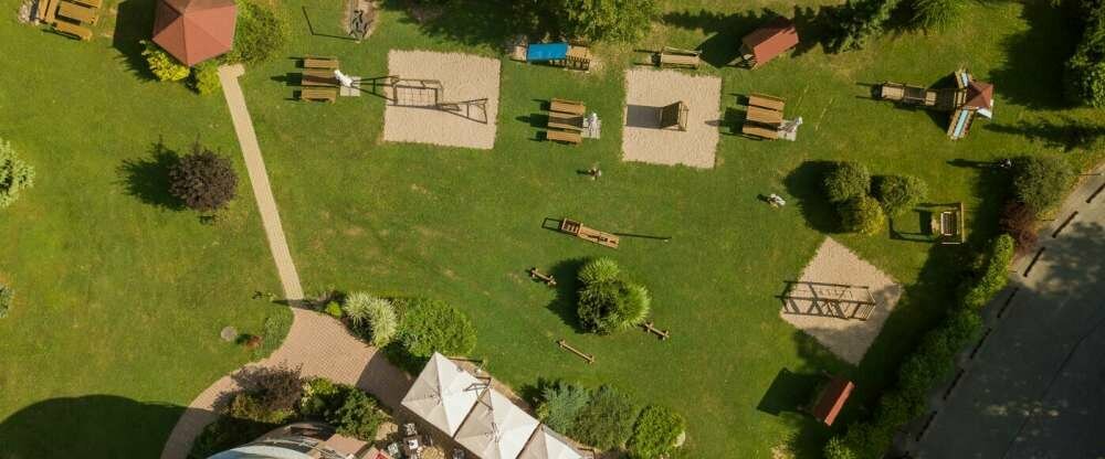 April Hotel Panorama - Hotel-Außenansicht