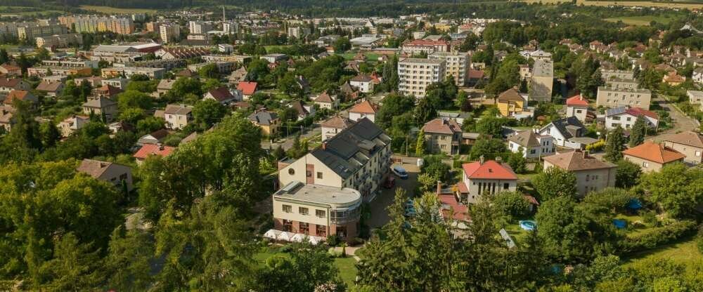 April Hotel Panorama - Hotel-Außenansicht