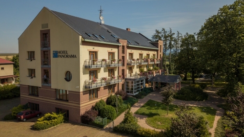 April Hotel Panorama - Hotel-Außenansicht