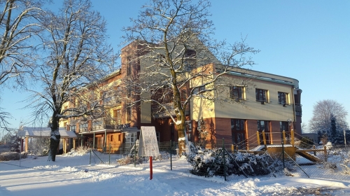 April Hotel Panorama - Hotel-Außenansicht