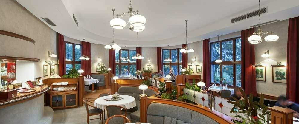 April Hotel Panorama - Restaurant