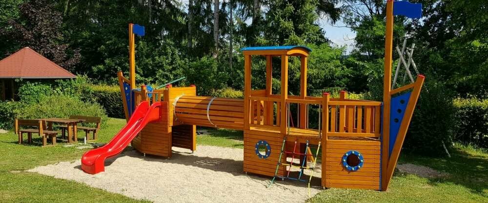 April Hotel Panorama - Terrasse/Außenbereich