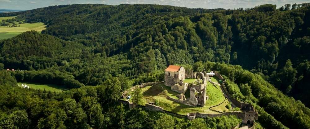 April Hotel Panorama - Umgebung
