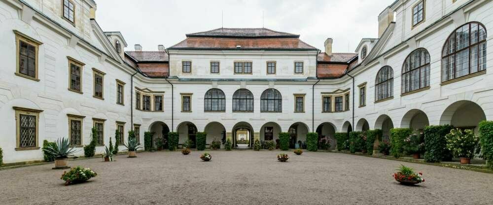 April Hotel Panorama - Umgebung