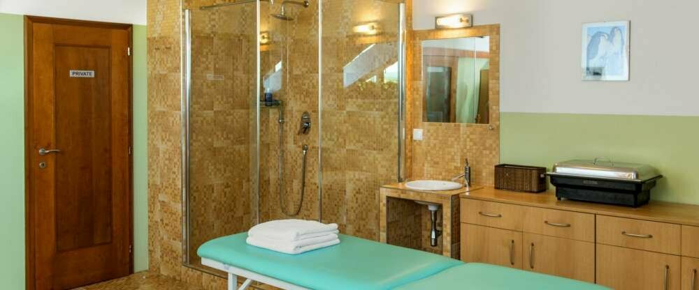 April Hotel Panorama - Wellnessbereich