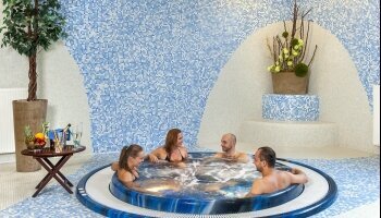 April Hotel Panorama - Wellnessbereich