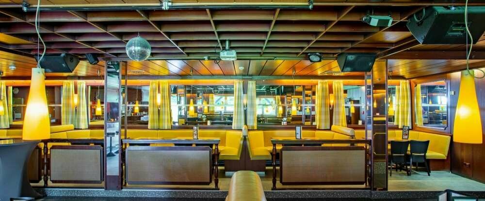 K1 Bar - Sitzgelegenheiten