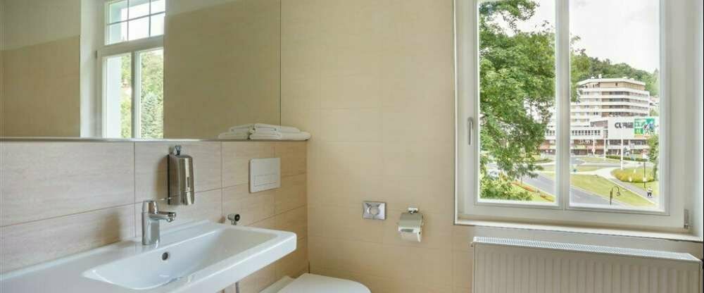 Astoria*** - Badezimmer