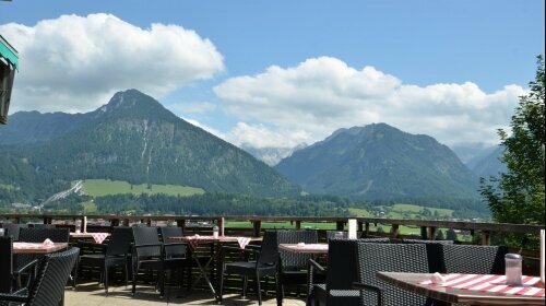 Ausblick der Südterrasse zum Frühstück