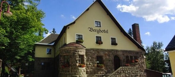 Außenansicht, Quelle: Berghotel Greifensteine 