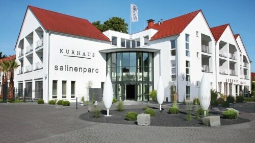 Auf dem Foto sehen Sie unser wunderschönes Hotel Kurhaus von außen.