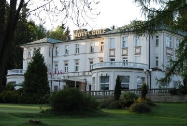 Außenansicht, Quelle: Parkhotel Golf 