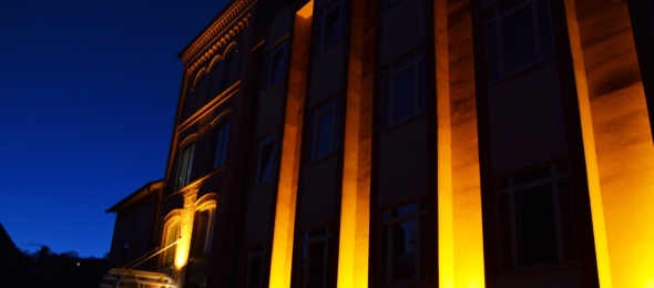 Außenansicht, am Abend, Quelle: Hotel Am Mühlenteich