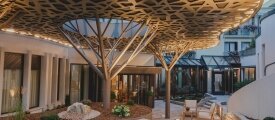 Außenansicht bei Nacht, Quelle: Kunzmann’s Hotel | SPA | Restaurant