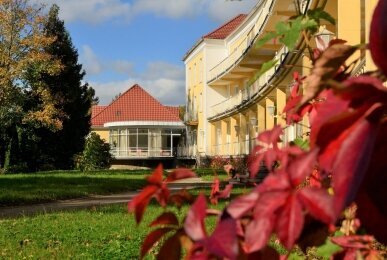 Außenansicht Herbst, Quelle: AKZENT Hotel Am Burgholz