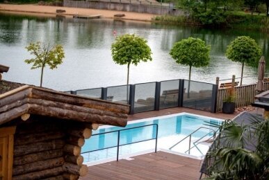 Außenpool, Quelle: Seehotel Niedernberg - Das Dorf am See