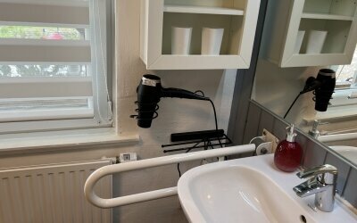 B1 – Barrierefreie Ferienwohnung im Harz - Badezimmer