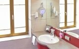 Blick auf die Badausstattung unserer SUPERIOR-Zimmer