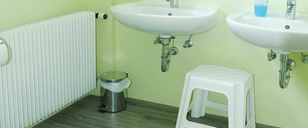 Alle Badezimmer verfügen über Doppelwaschbecken