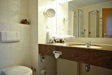 Badezimmer, Quelle: Park Hotel Fasanerie Neustrelitz