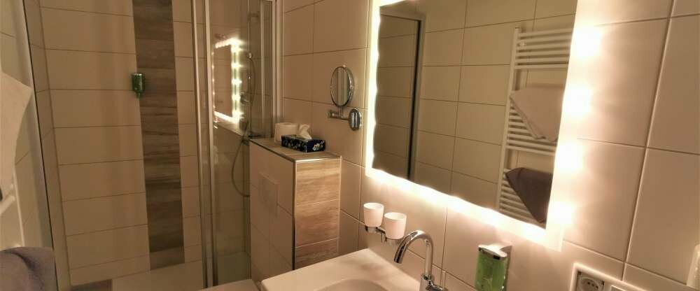 Doppelzimmer mit Balkon