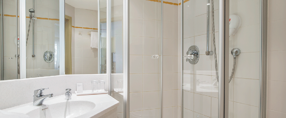 Badezimmer des Hotel Schloss Schweinsburg