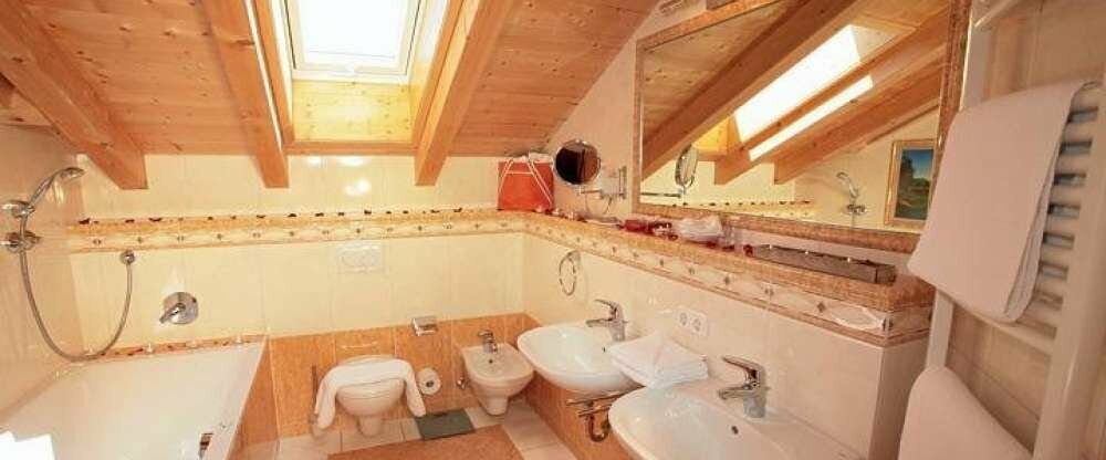 Badezimmer-Panoramablick-Junior-Suite