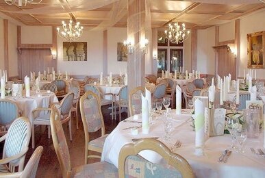 Bankettraum, Quelle: Burghotel Staufenberg