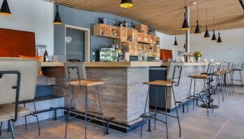 Bar/ Restaurant