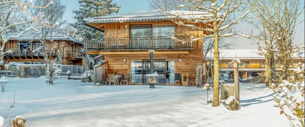 Bayern-Chalets - Hotel-Außenansicht