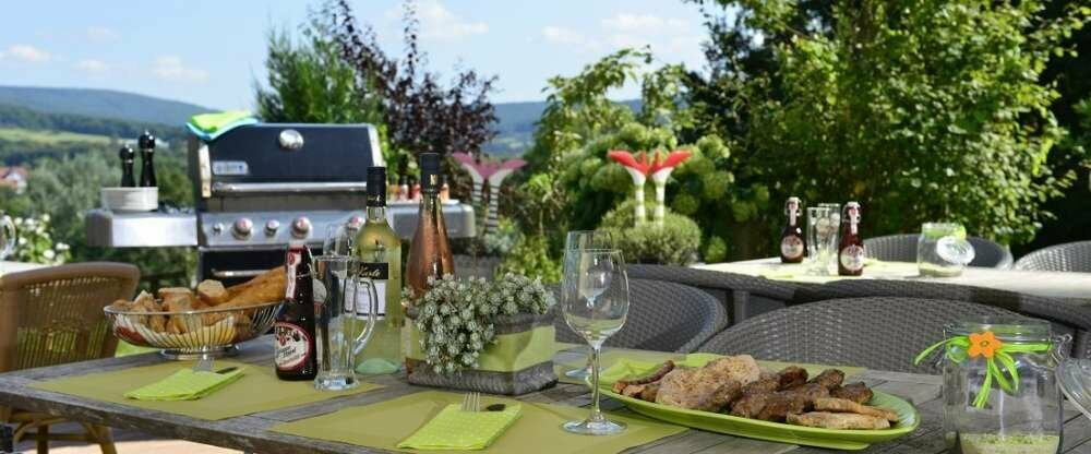 Leckeres vom Grill - unsere Panoramaterrasse