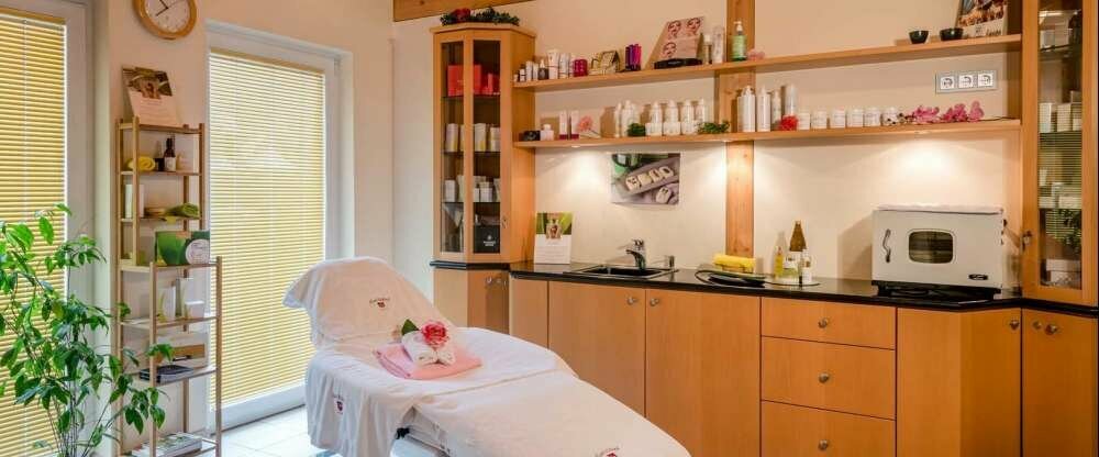 Massage im Beauty-/Relaxpavillon der Wellness-Therme