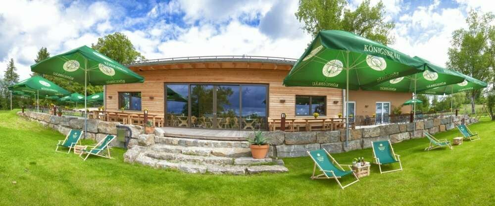 Die hoteleigene Berghütte Kraterblick. 15 Gehminuten vom Hotel entfernt.