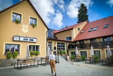 Bier Hotel Zlatá Kráva - Hotel-Außenansicht, Quelle: Bier Hotel Zlatá Kráva