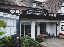 Bierenbacher Hof - Hotel-Außenansicht