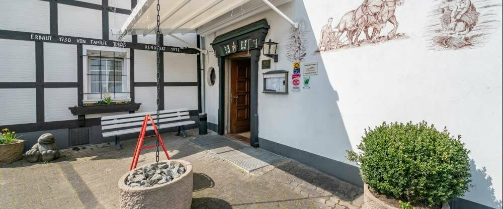 Bierenbacher Hof - Hotel-Außenansicht