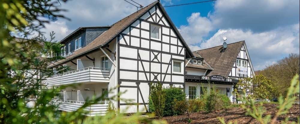 Bierenbacher Hof - Hotel-Außenansicht