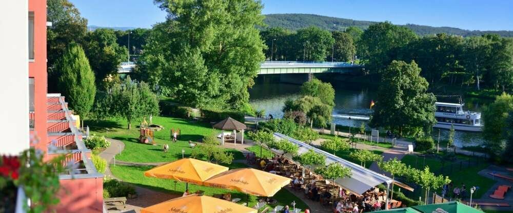 Blick aus den Zimmern in den Biergarten