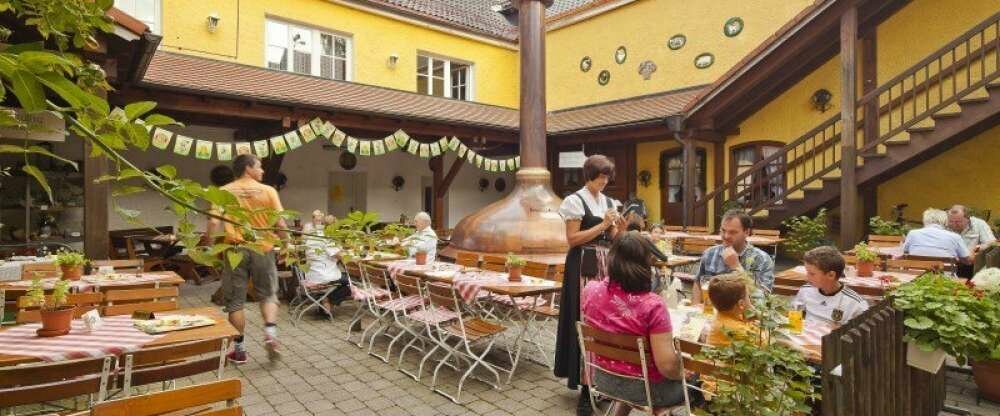 Biergarten im Brauerei-Gasthof Hotel Post