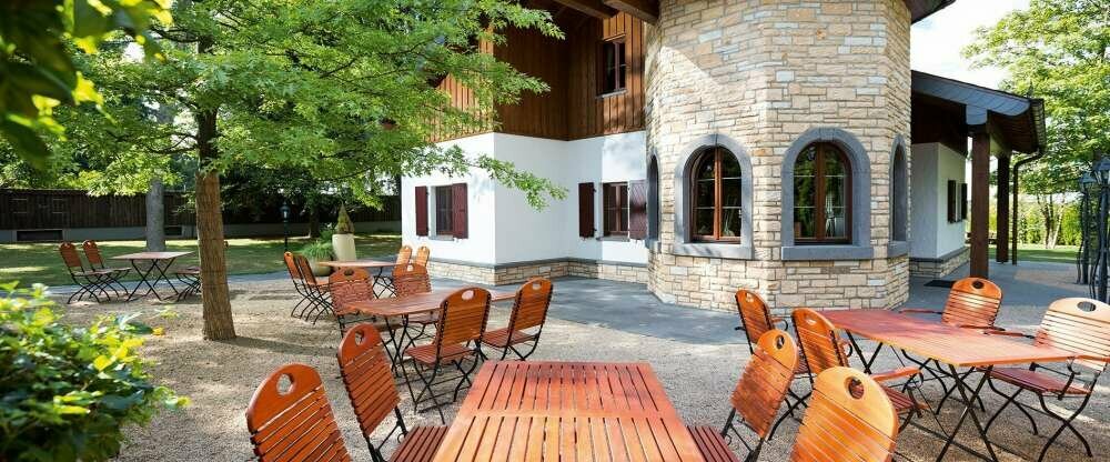 Birkenhütte des Naturresort Tannenhof mit Biergarten