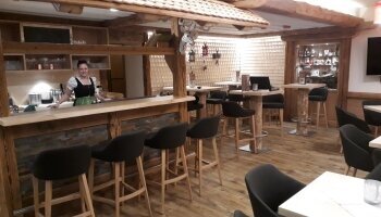 Genießen Sie einen Schwarzwald Cocktail oder ein kühles Bier in unserer neuen Essbar...
