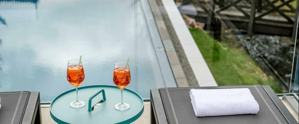 Pool im Wellnessgarten