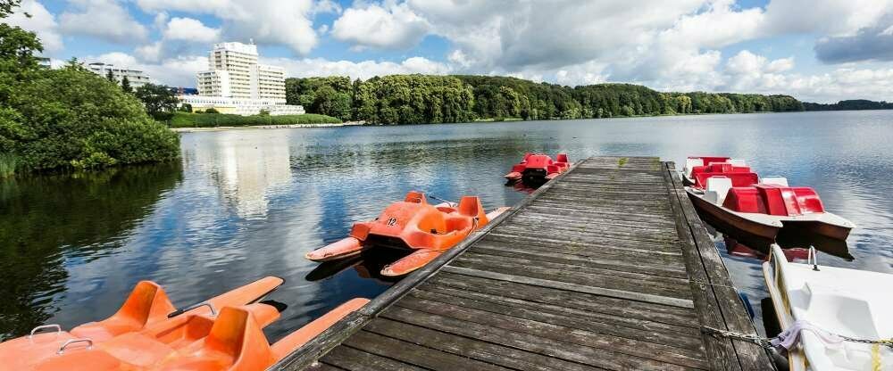 Boote am Vitalia Seehotel