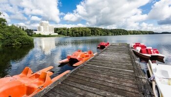 Boote am Vitalia Seehotel