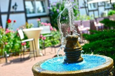 Brunnen, Quelle: Hotel Restaurant Rosenhof