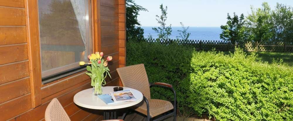 getrennter Wohn- und Schlafbereich, Terrasse und Kühlschrank