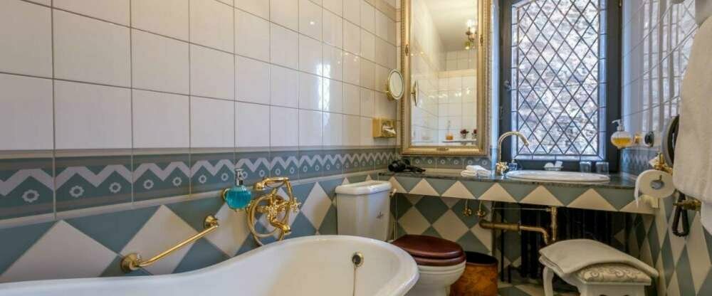 Burghotel "Auf Schönburg" - Badezimmer