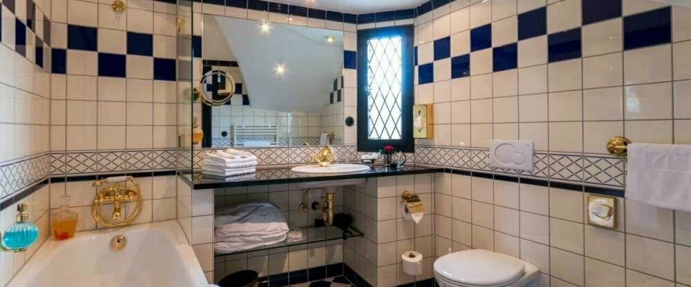 Burghotel "Auf Schönburg" - Badezimmer