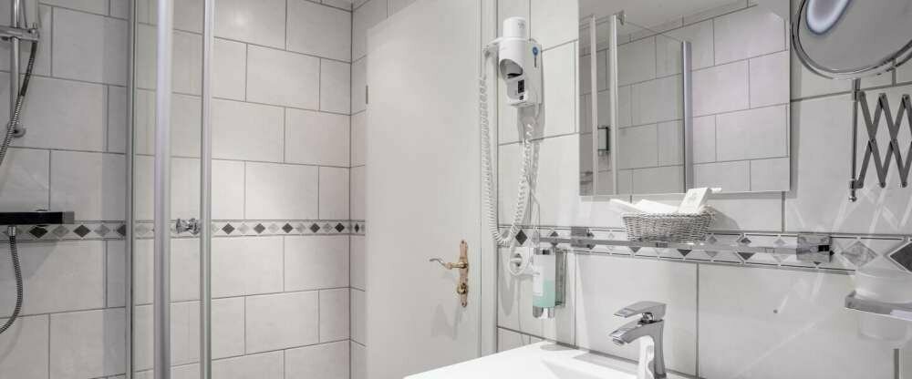 Burghotel Staufenberg - Badezimmer