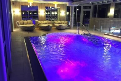 Cabrio-Hallenbad, Quelle: Wellness-und Landhotel Prinz- Romantik & Wellness